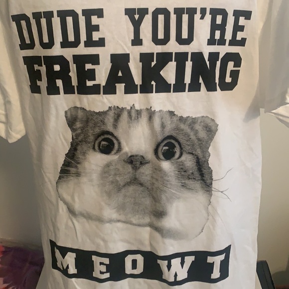 NWOTS Size Medium Spencers Cat Shirt - Picture 3 of 4
